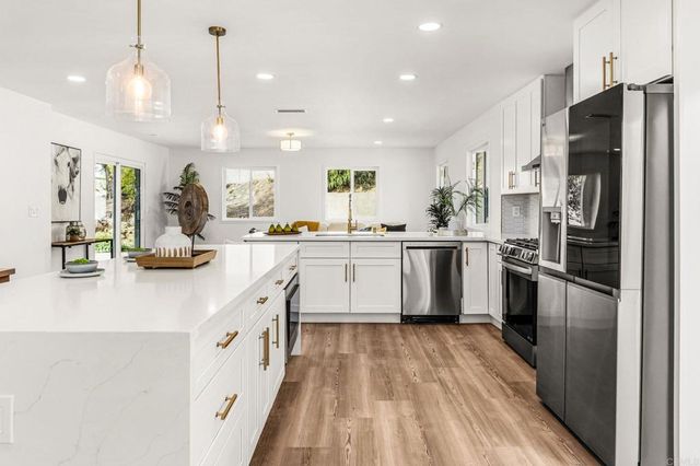 530 Zest Court, San Diego, CA 92139