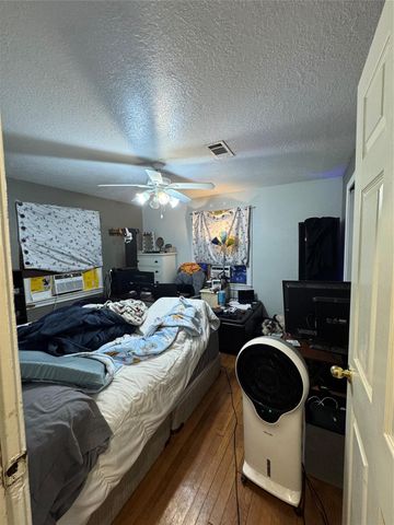 4512 Kingsbury Street, Houston, TX 77021