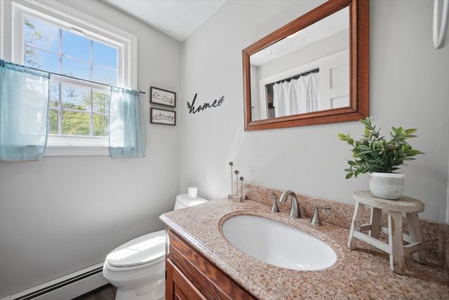 16 Parsonage Hill Rd, Haverhill, MA 01832