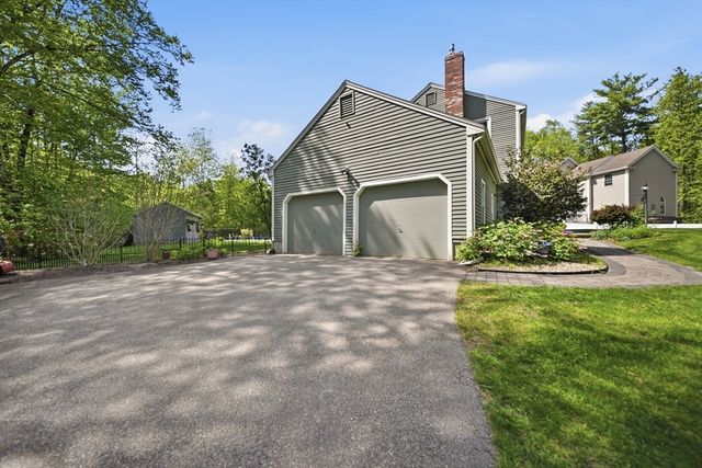 16 Parsonage Hill Rd, Haverhill, MA 01832