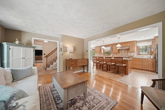 16 Parsonage Hill Rd, Haverhill, MA 01832