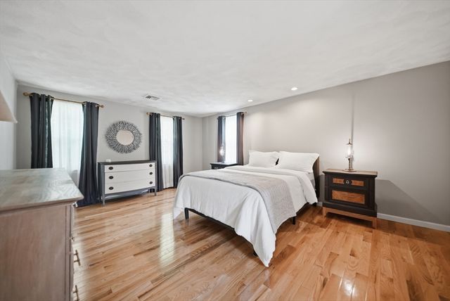 16 Parsonage Hill Rd, Haverhill, MA 01832