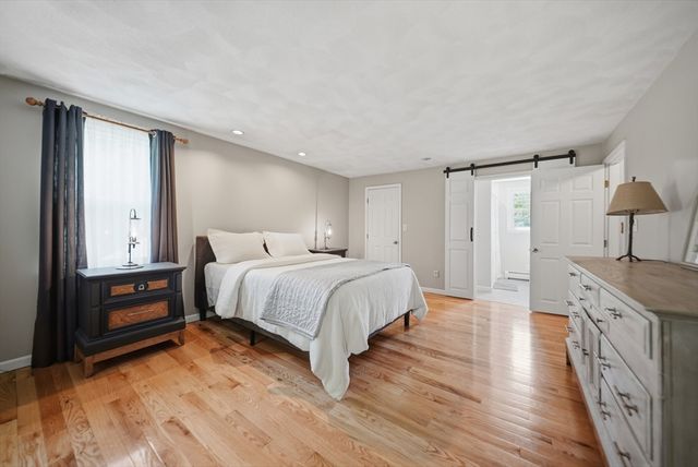 16 Parsonage Hill Rd, Haverhill, MA 01832