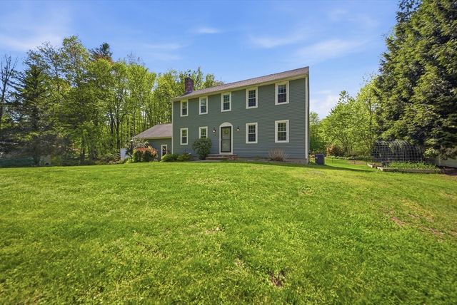 16 Parsonage Hill Rd, Haverhill, MA 01832