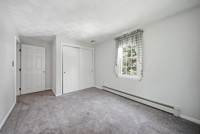 16 Parsonage Hill Rd, Haverhill, MA 01832