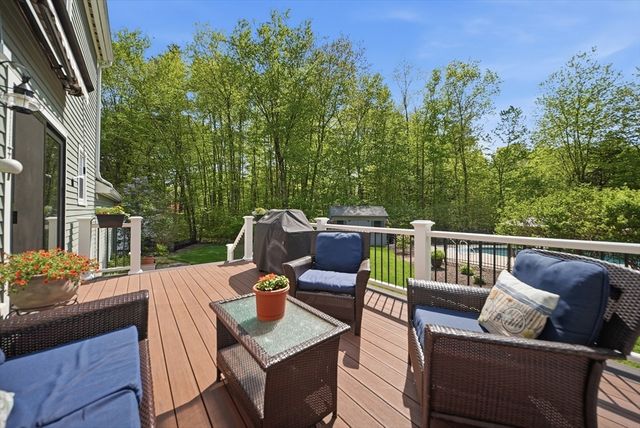 16 Parsonage Hill Rd, Haverhill, MA 01832