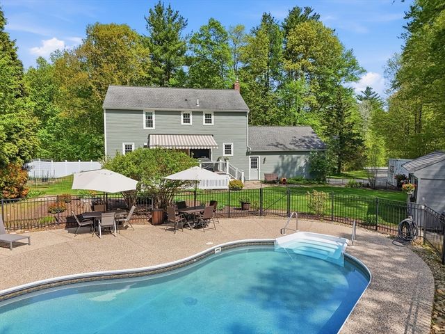 16 Parsonage Hill Rd, Haverhill, MA 01832