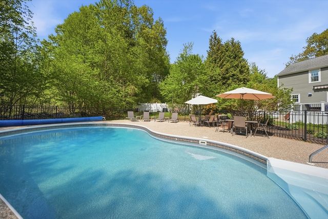 16 Parsonage Hill Rd, Haverhill, MA 01832