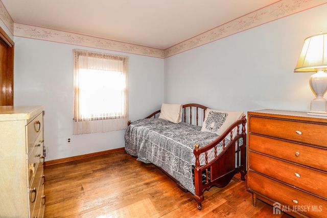 34 E Prescott E Avenue, Colonia, NJ 07067