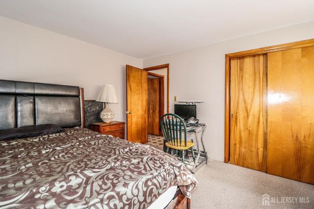 34 E Prescott E Avenue, Colonia, NJ 07067