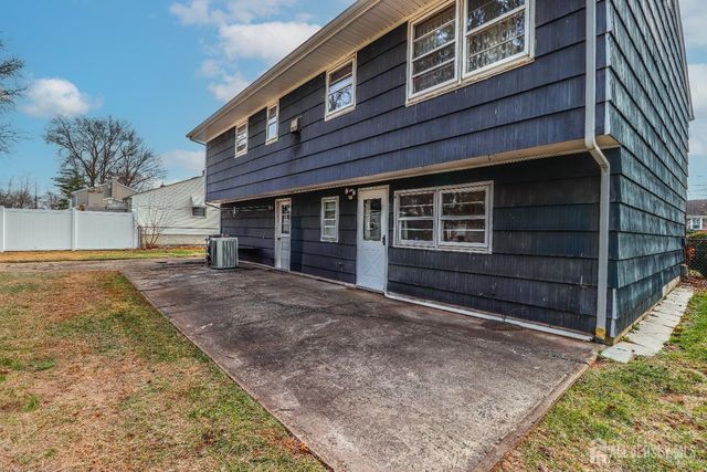 34 E Prescott E Avenue, Colonia, NJ 07067