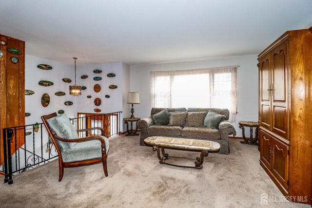 34 E Prescott E Avenue, Colonia, NJ 07067