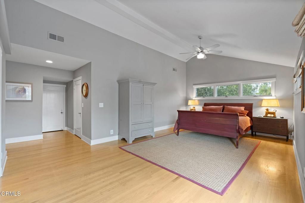 Image 28 of property listing at 924 S Oakland Avenue, Pasadena, CA 91106