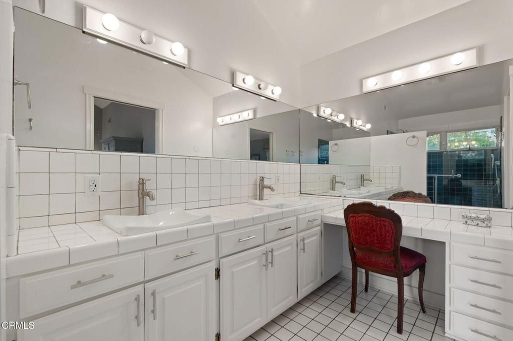 Image 31 of property listing at 924 S Oakland Avenue, Pasadena, CA 91106