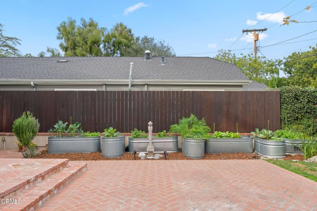 Image 35 of property listing at 924 S Oakland Avenue, Pasadena, CA 91106