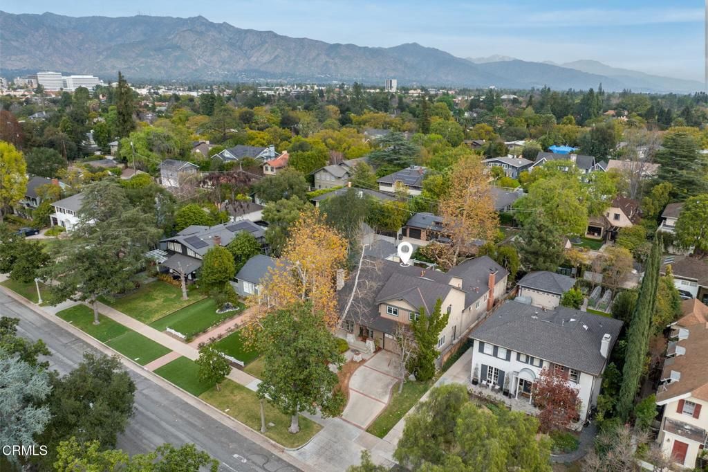 Image 37 of property listing at 924 S Oakland Avenue, Pasadena, CA 91106