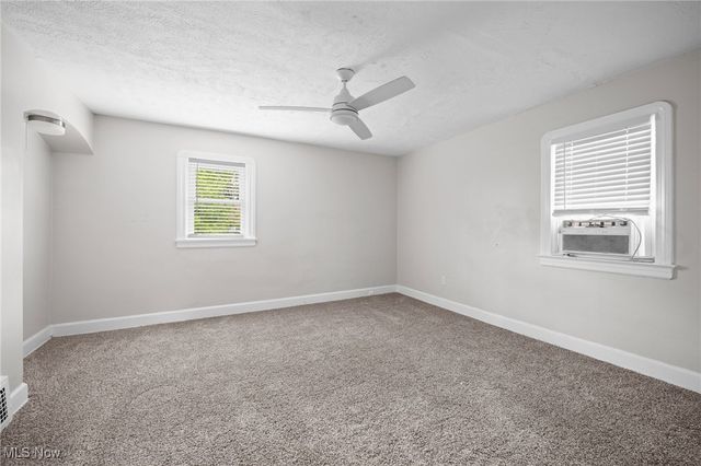 1047 Hillstone Road, Cleveland Heights, OH 44121