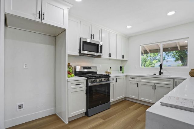 351 Alpine Dr, Merced, CA 95340