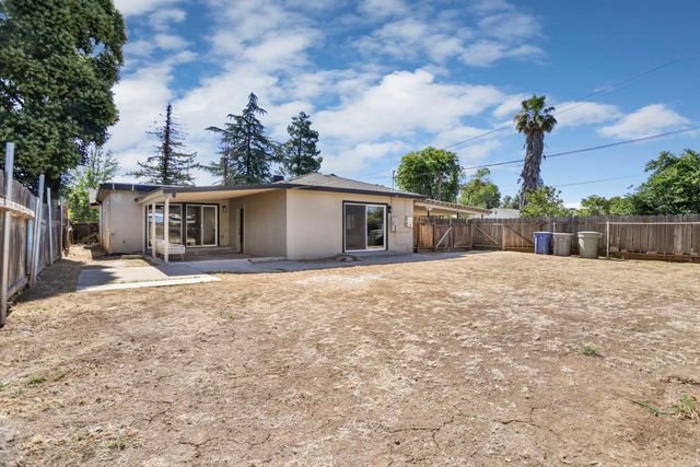 351 Alpine Dr, Merced, CA 95340