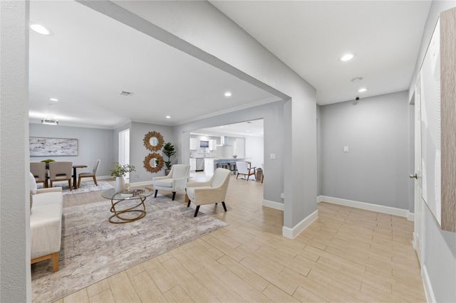 218 Faust Lane, Houston, TX 77024