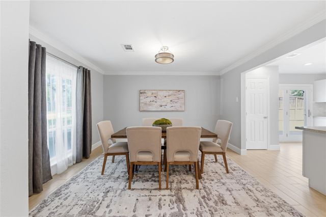 218 Faust Lane, Houston, TX 77024