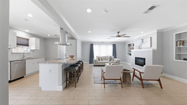 218 Faust Lane, Houston, TX 77024