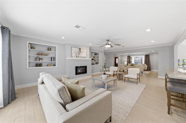 218 Faust Lane, Houston, TX 77024