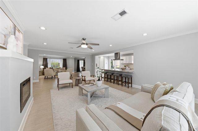 218 Faust Lane, Houston, TX 77024