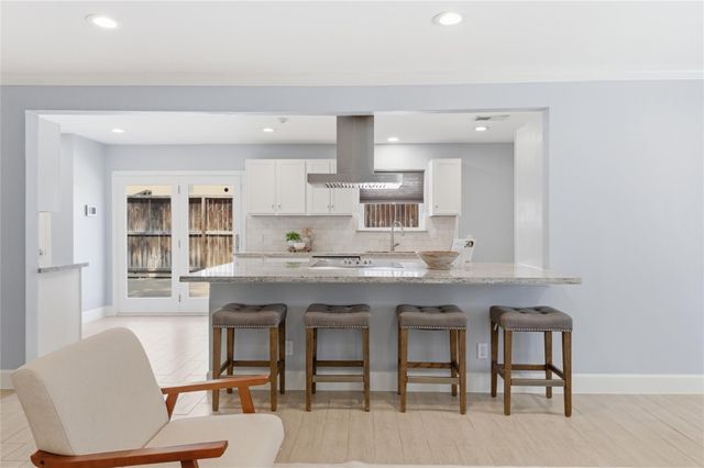 218 Faust Lane, Houston, TX 77024