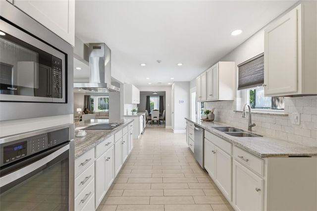 218 Faust Lane, Houston, TX 77024