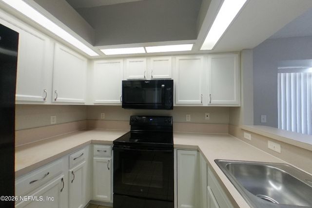 1163 HOMARD Boulevard E, Jacksonville, FL 32225