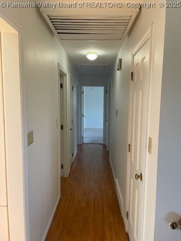 1986 Parkwood Road, Charleston, WV 25314