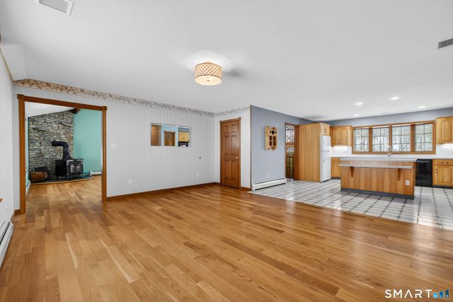 61 Edwards Road, Bethany, CT 06524