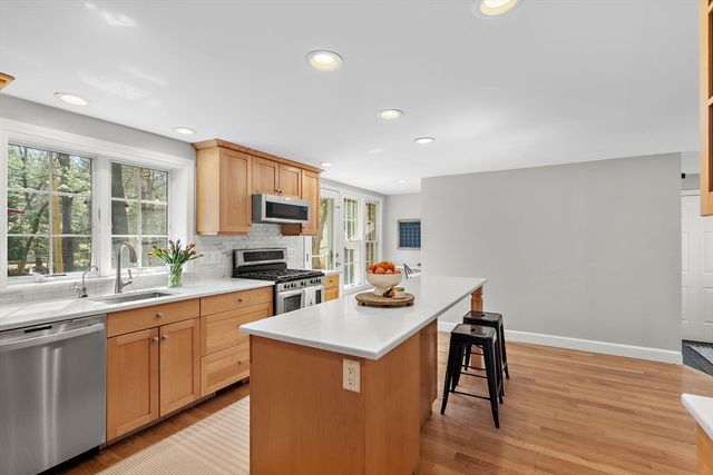 13 Mohegan Road, Acton, MA 01720