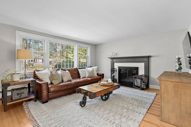 13 Mohegan Road, Acton, MA 01720