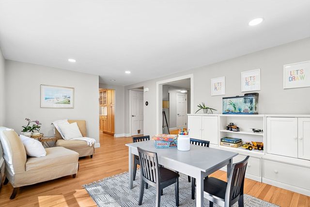 13 Mohegan Road, Acton, MA 01720