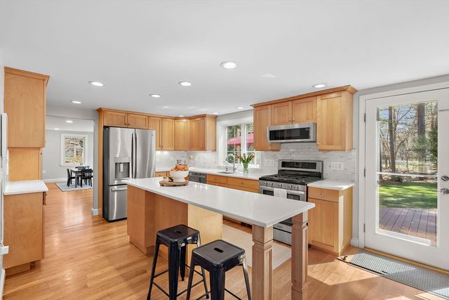 13 Mohegan Road, Acton, MA 01720