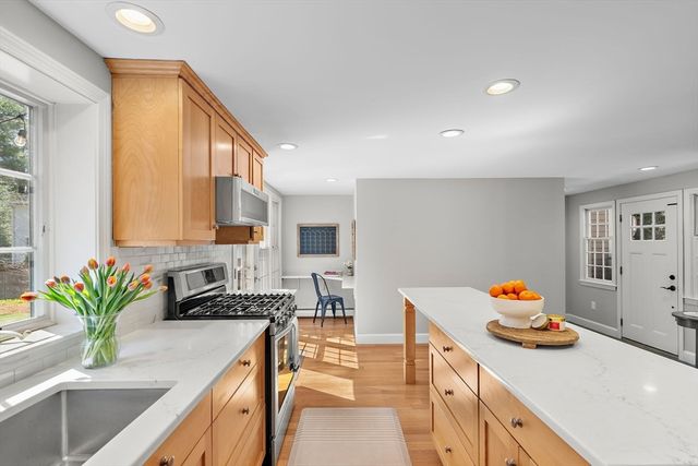 13 Mohegan Road, Acton, MA 01720