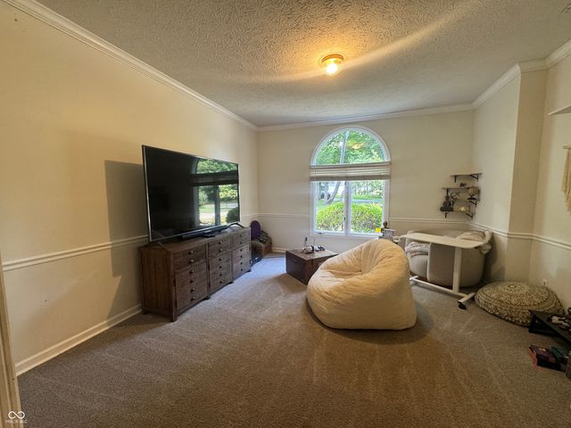 8923 Woodacre Lane, Indianapolis, IN 46234
