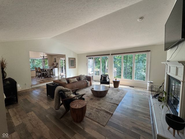 8923 Woodacre Lane, Indianapolis, IN 46234