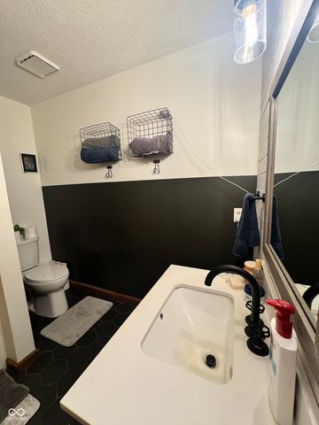 8923 Woodacre Lane, Indianapolis, IN 46234