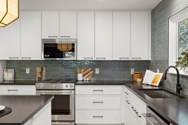 8102 Burrell DR, Austin, TX 78757