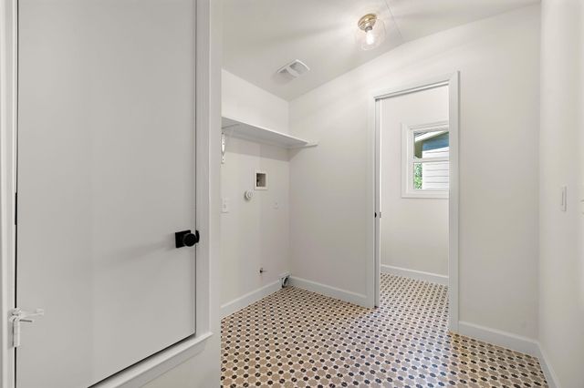 8102 Burrell DR, Austin, TX 78757