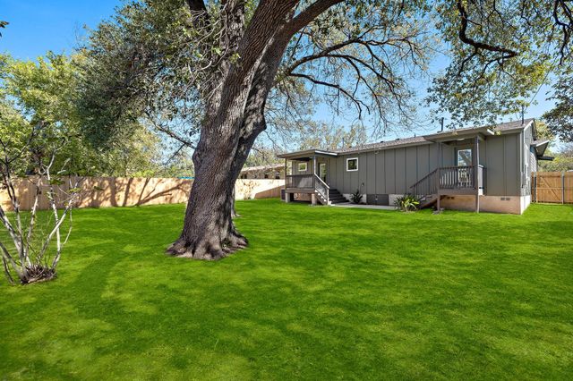 8102 Burrell DR, Austin, TX 78757