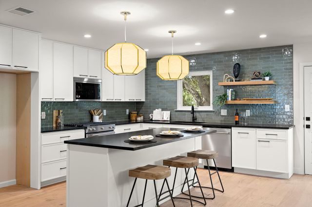 8102 Burrell DR, Austin, TX 78757