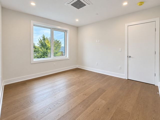 804 East 7th Street 302, Boston, MA 02127