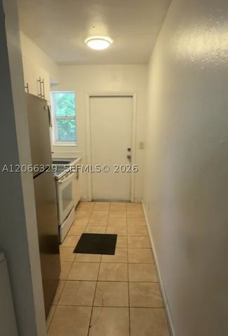 640 SW 5th St 4, Miami, FL 33130