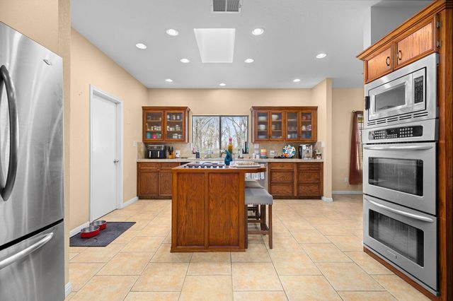 75 County Road 129, Taylor, TX 76574