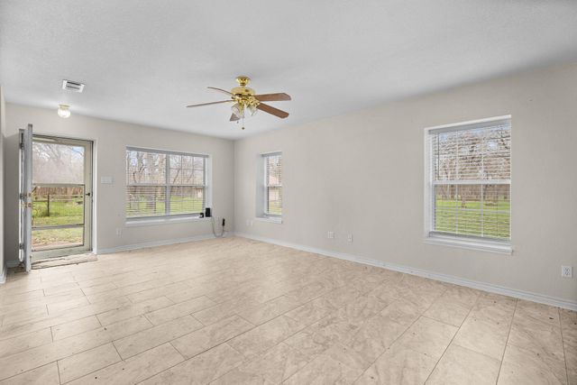 75 County Road 129, Taylor, TX 76574