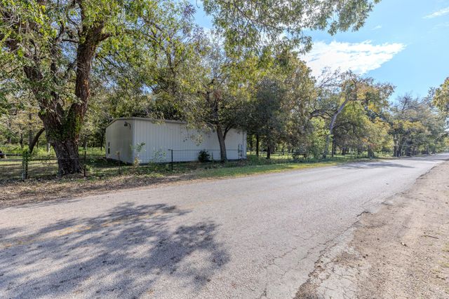 75 County Road 129, Taylor, TX 76574